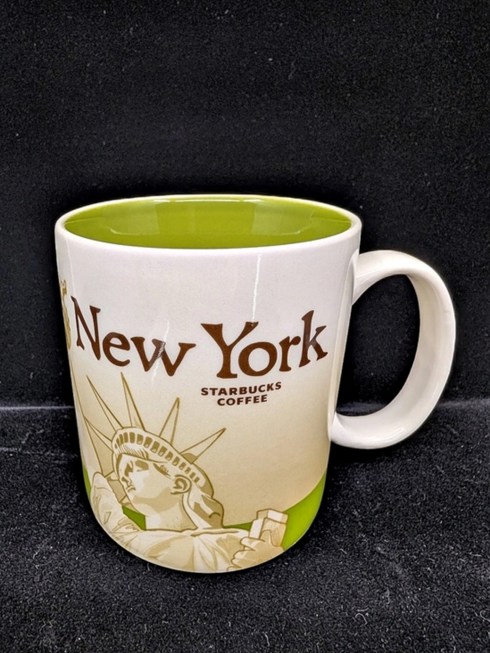 Starbucks New York City Global Icon Series Ceramic Mug in White & Green 2011